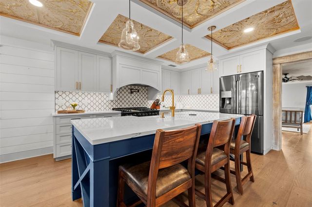 2420 14TH STREET N, St Petersburg, FL 33704