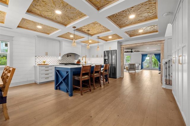 2420 14TH STREET N, St Petersburg, FL 33704