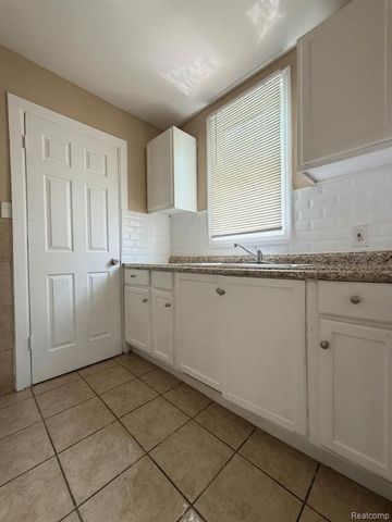 15935 Normandy Street, Detroit, MI 48238