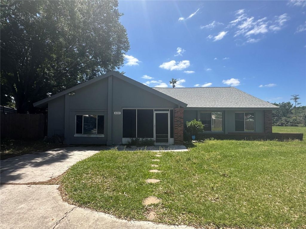 828 E FLAG LANE, Kissimmee, FL 34759
