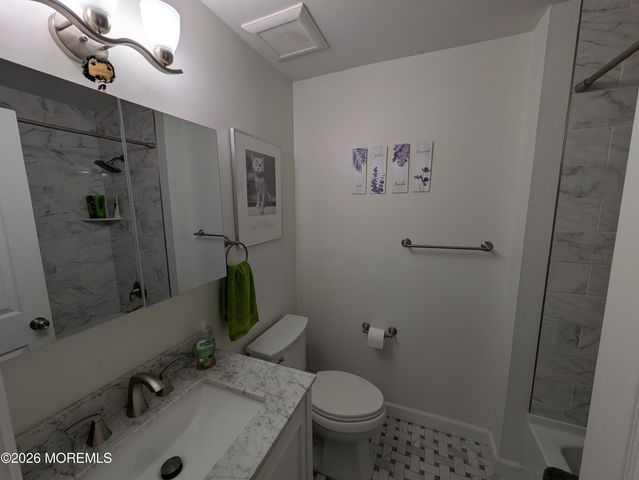 18 Maison Way, Toms River, NJ 08757
