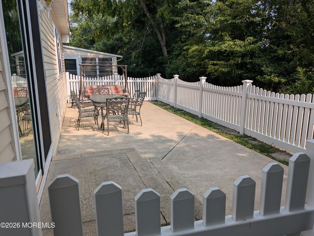18 Maison Way, Toms River, NJ 08757