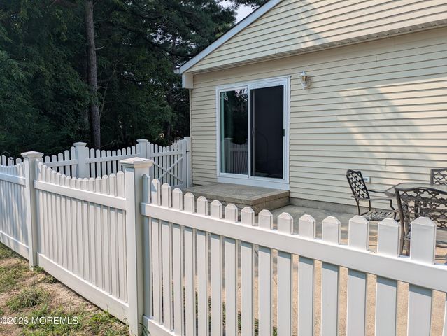 18 Maison Way, Toms River, NJ 08757