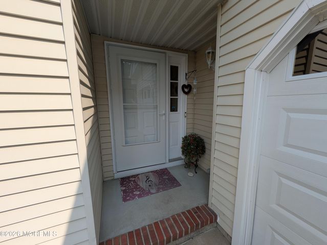 18 Maison Way, Toms River, NJ 08757