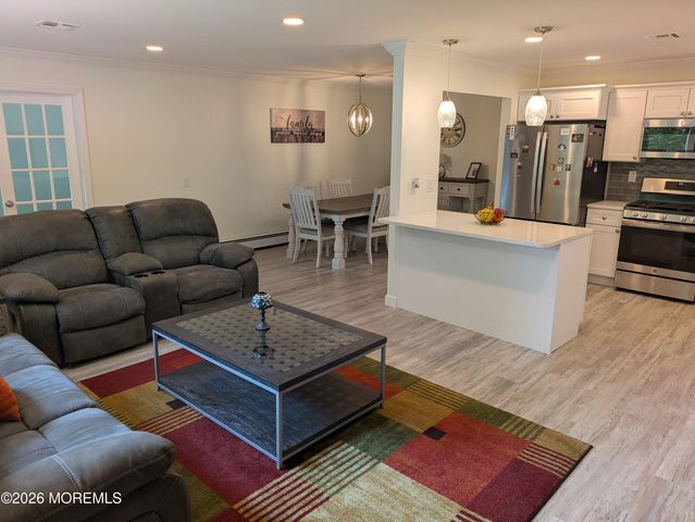 18 Maison Way, Toms River, NJ 08757