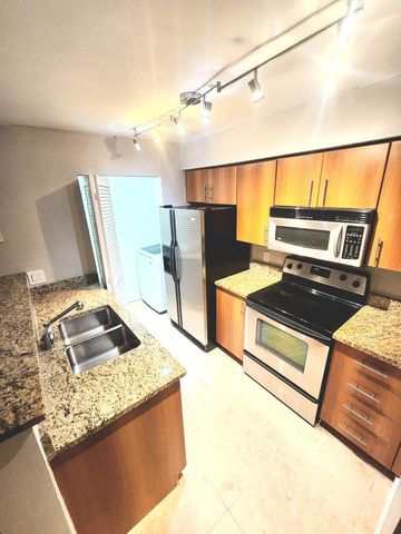 1050 Crystal Way C, Delray Beach, FL 33444