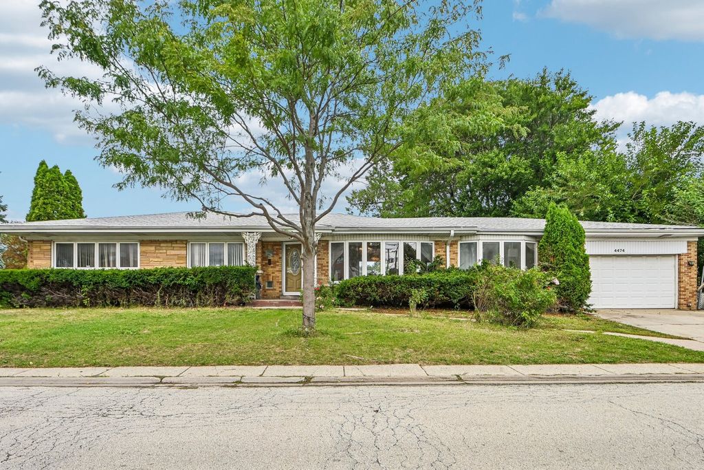 4474 W Chase Avenue, Lincolnwood, IL 60712 — exterior