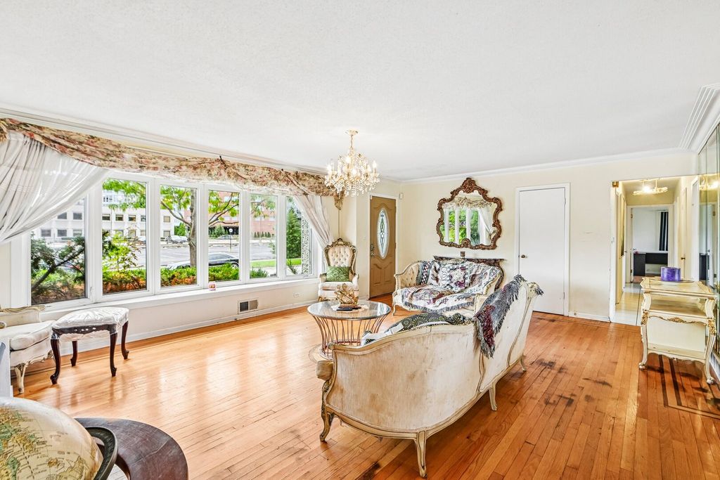 4474 W Chase Avenue, Lincolnwood, IL 60712 — photo 2