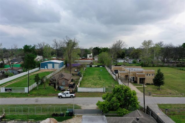 869 Wall Street, Houston, TX 77088