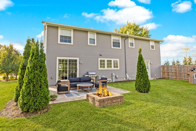12312 W Donges Bay ROAD, Mequon, WI 53097