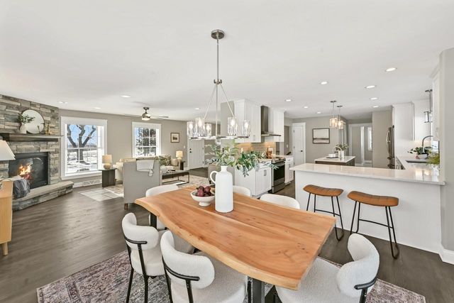 12312 W Donges Bay ROAD, Mequon, WI 53097