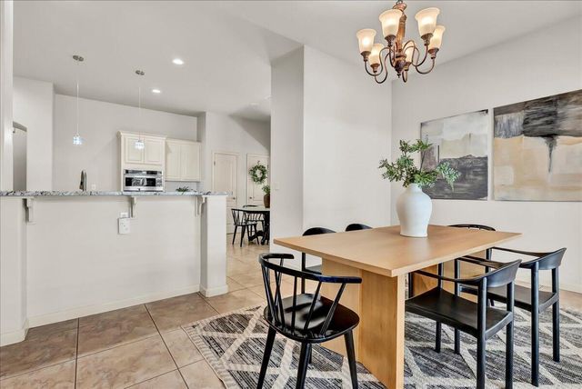 1915 N Peppertree Street, Visalia, CA 93291