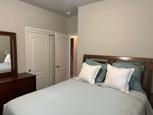 1915 N Peppertree Street, Visalia, CA 93291