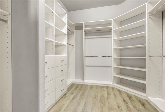 1915 N Peppertree Street, Visalia, CA 93291