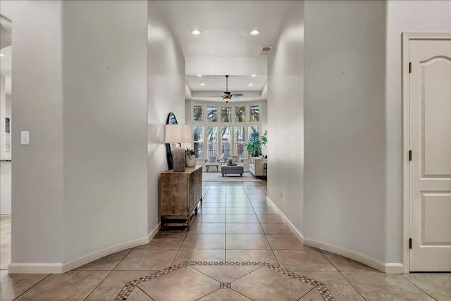 1915 N Peppertree Street, Visalia, CA 93291