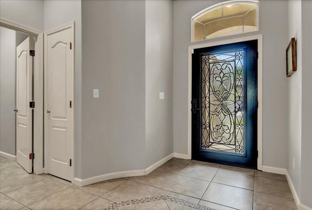 1915 N Peppertree Street, Visalia, CA 93291