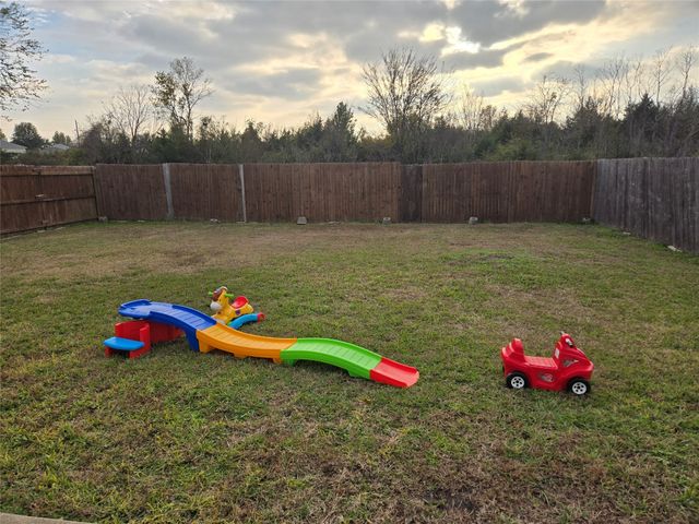 107 Kennedy Drive, Terrell, TX 75160