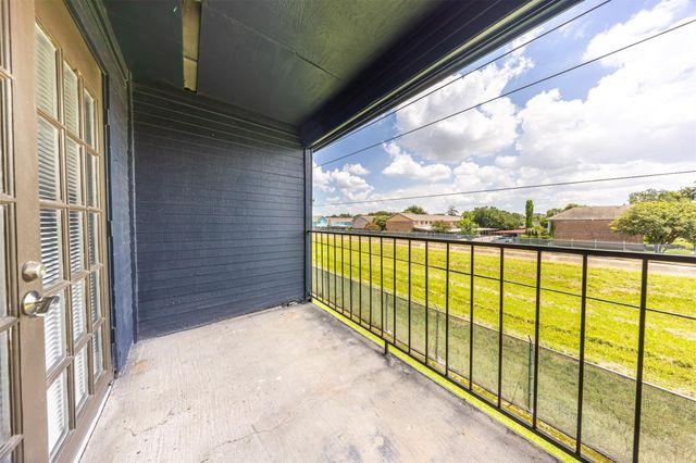 13480 S Thorntree Drive 1206, Houston, TX 77015