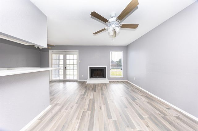 13480 S Thorntree Drive 1206, Houston, TX 77015