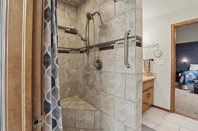 1211 E Rock Creek Road, Tuttle, OK 73089