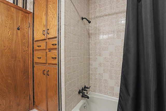 1211 E Rock Creek Road, Tuttle, OK 73089