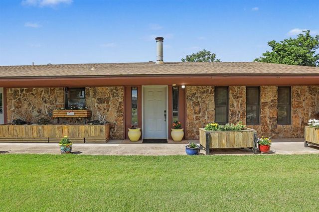 1211 E Rock Creek Road, Tuttle, OK 73089