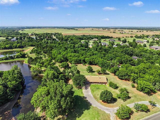 1211 E Rock Creek Road, Tuttle, OK 73089