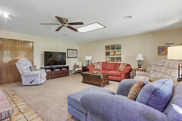 1211 E Rock Creek Road, Tuttle, OK 73089