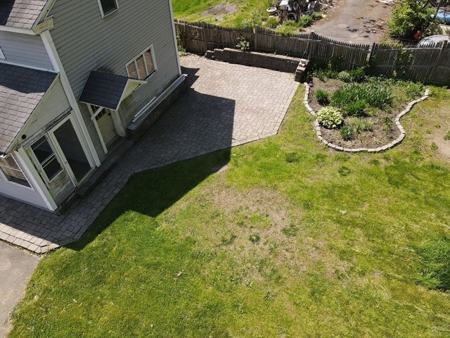 427-429 Deerfield St, Greenfield, MA 01301