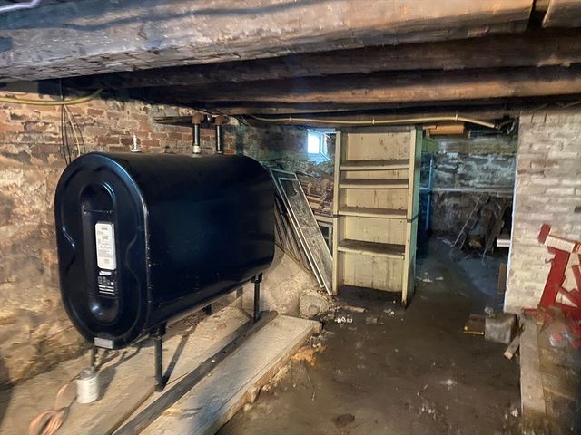 427-429 Deerfield St, Greenfield, MA 01301