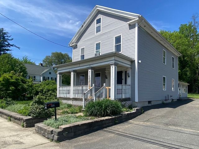 427-429 Deerfield St, Greenfield, MA 01301