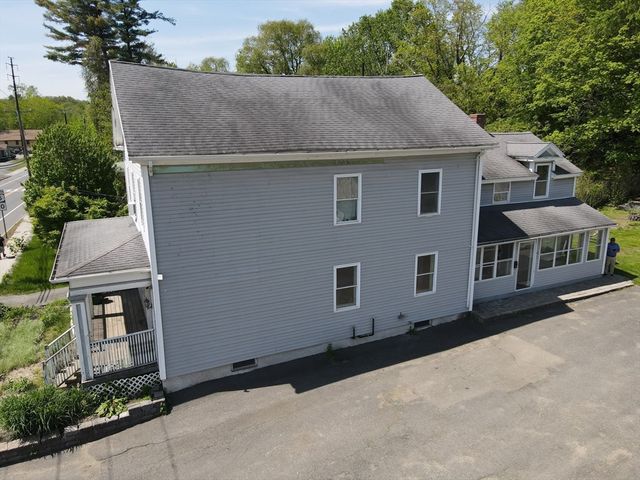 427-429 Deerfield St, Greenfield, MA 01301