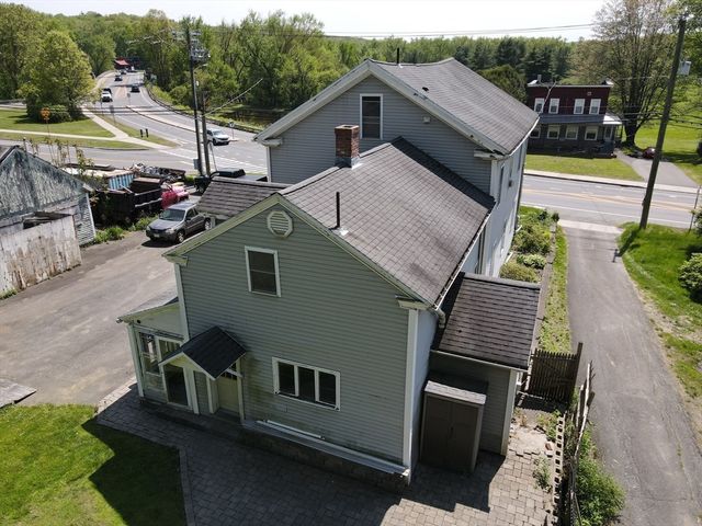 427-429 Deerfield St, Greenfield, MA 01301