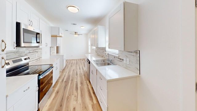 1202 Valley View Drive, Arlington, TX 76010