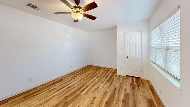 1202 Valley View Drive, Arlington, TX 76010