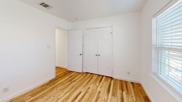 1202 Valley View Drive, Arlington, TX 76010