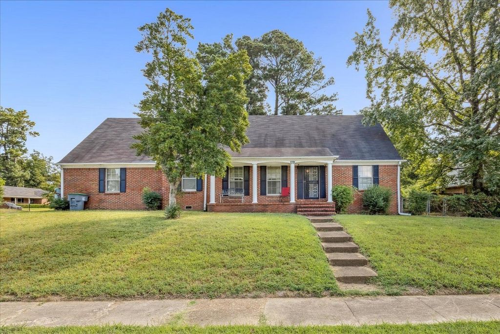 2948 DALEBROOK ST, Memphis, TN 38127