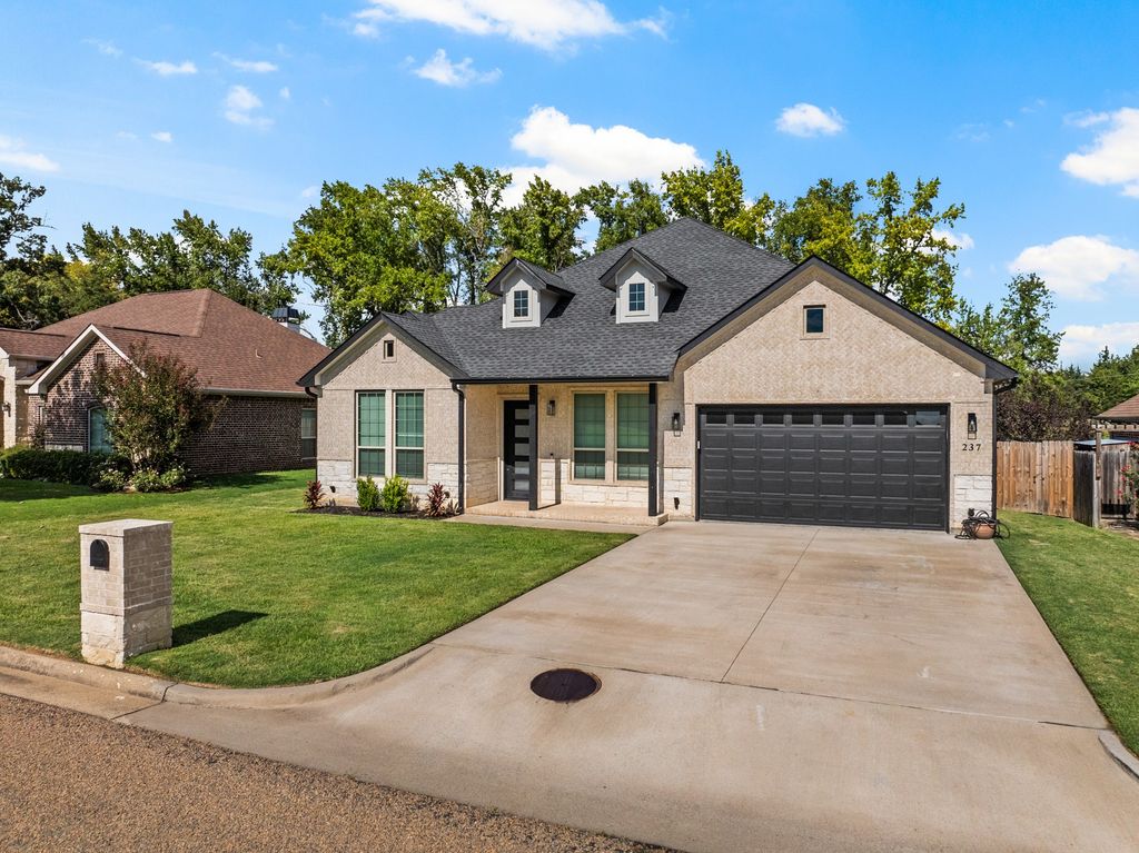 237 Kathryns Court, Mt Pleasant, TX 75455