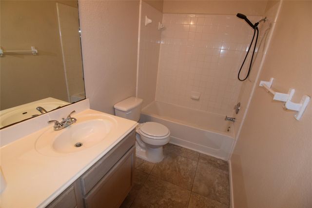380 Zebra DR, Kyle, TX 78640