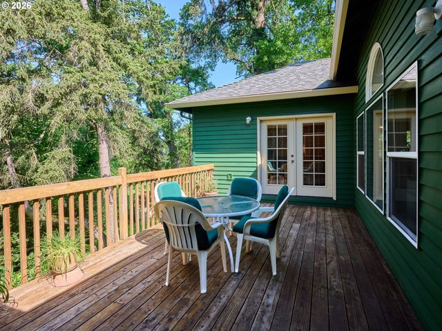 238 ROCK St, Silverton, OR 97381