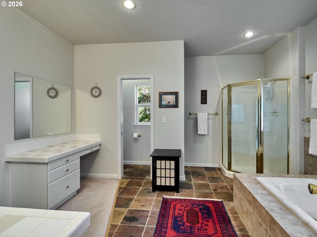 238 ROCK St, Silverton, OR 97381
