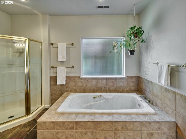 238 ROCK St, Silverton, OR 97381
