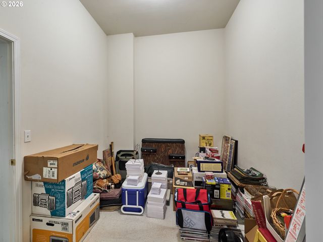 238 ROCK St, Silverton, OR 97381