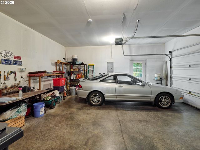 238 ROCK St, Silverton, OR 97381