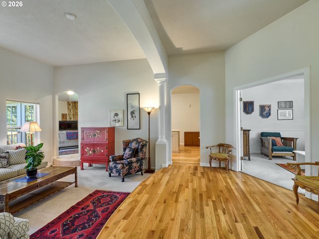238 ROCK St, Silverton, OR 97381