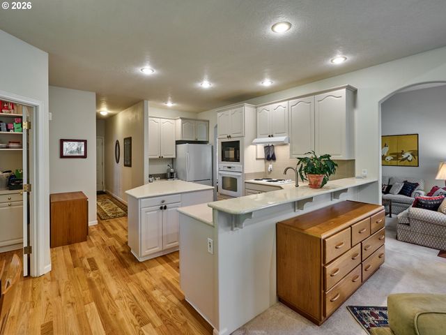 238 ROCK St, Silverton, OR 97381