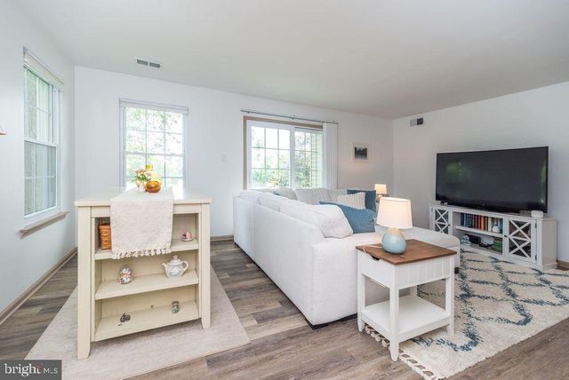 30024 BEACON HILL DR, Southampton, PA 18966