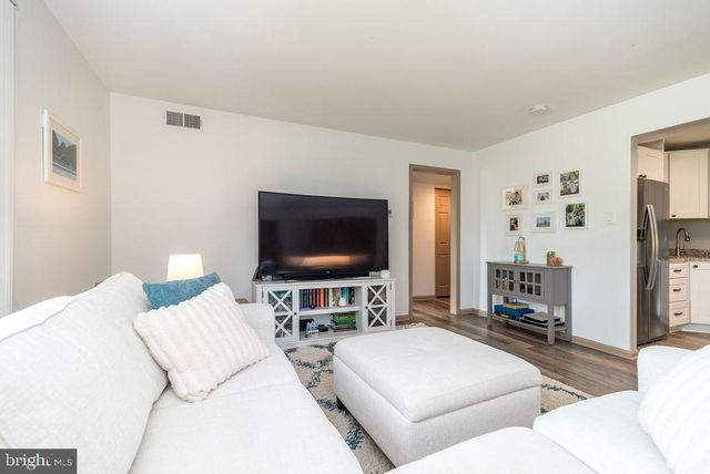 30024 BEACON HILL DR, Southampton, PA 18966