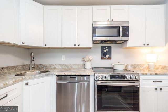 30024 BEACON HILL DR, Southampton, PA 18966