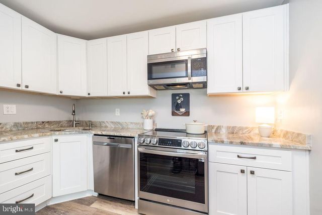 30024 BEACON HILL DR, Southampton, PA 18966
